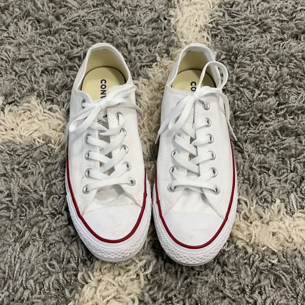 Low-Top White All Star Converse